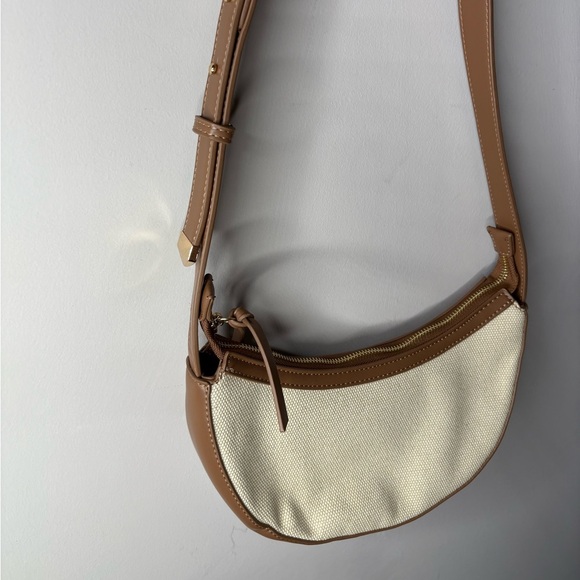 Antik Kraft Half Moon Shoulder Bag - Picture 2 of 10